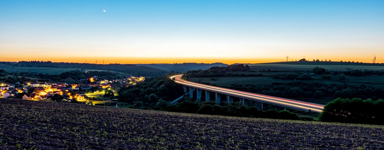 Die Henschtalbrücke auf der Autobahn 62